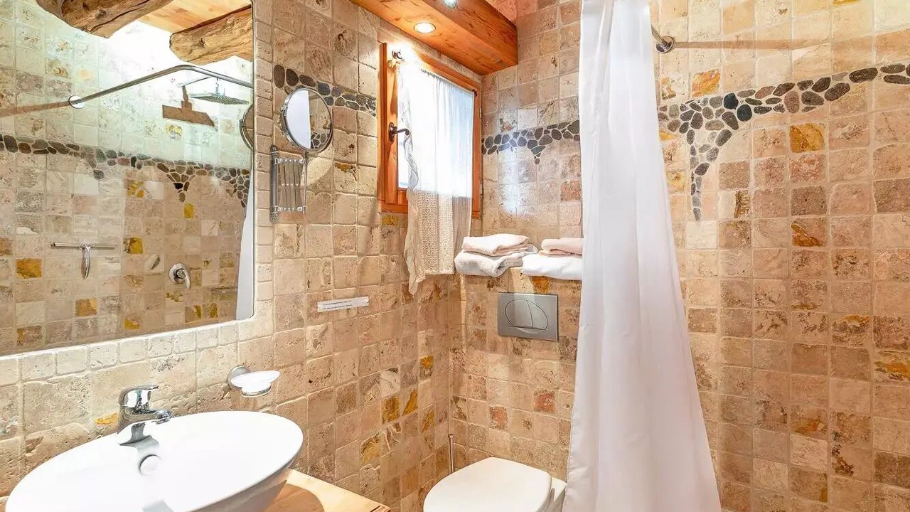 Photo of Bathroom in Nancroit