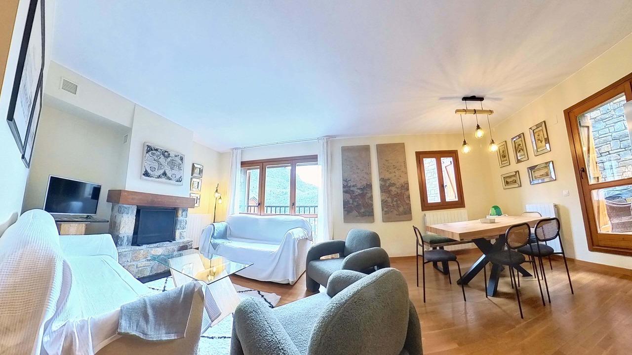 Photo of Livingroom in Escarrilla