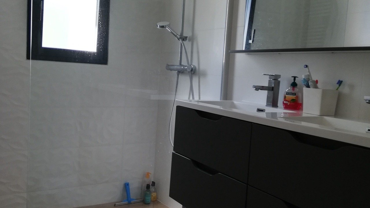 Photo of Bathroom in Teyran