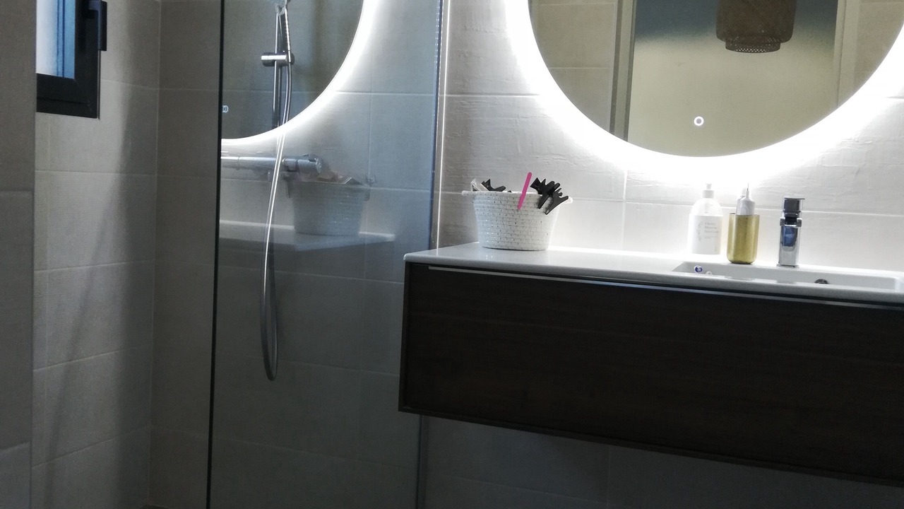 Photo of Bathroom in Teyran