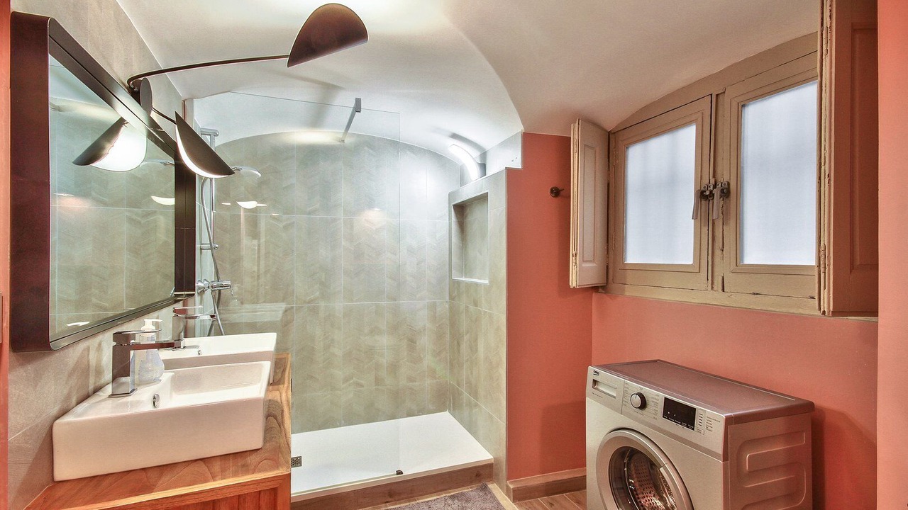 Photo of Bathroom in Griffon - Royale
