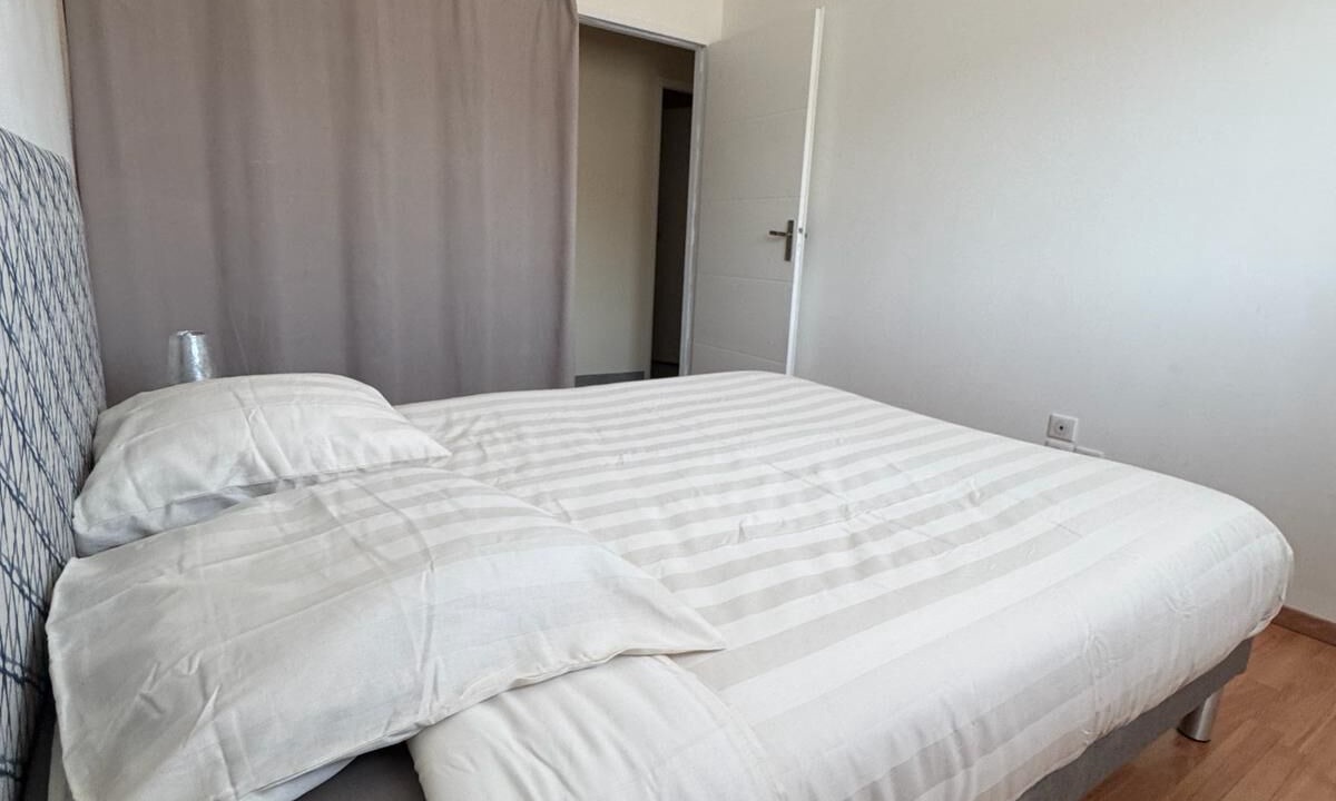 Photo of Bedroom in Biganos