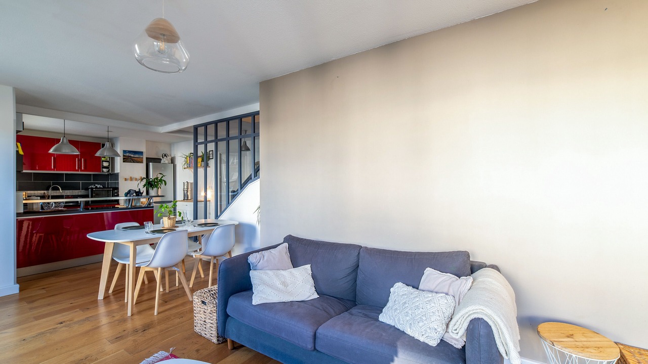 Photo of Livingroom in Yves Farge - Le Fleuve