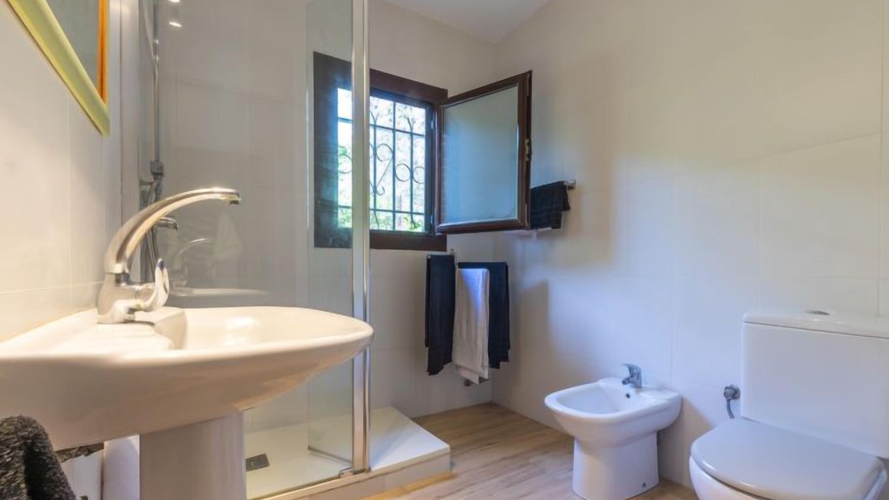 Photo of Bathroom in El Castell de Montornes