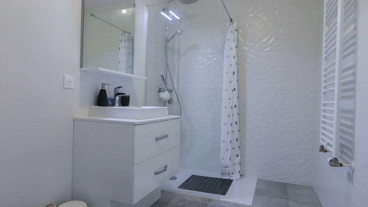 Photo of Bathroom in Cessenaz