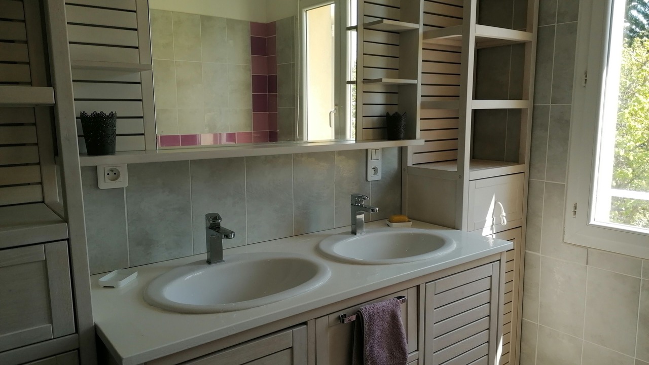 Photo of Bathroom in Noves