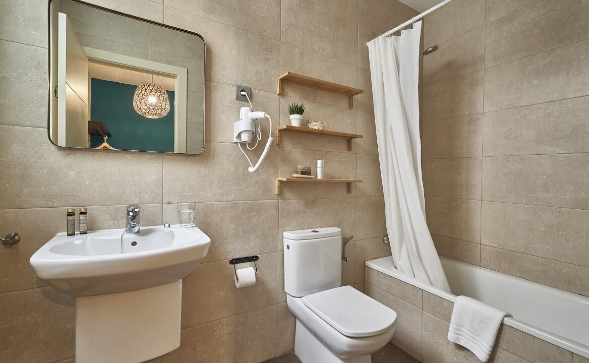 Photo of Bathroom in Sants