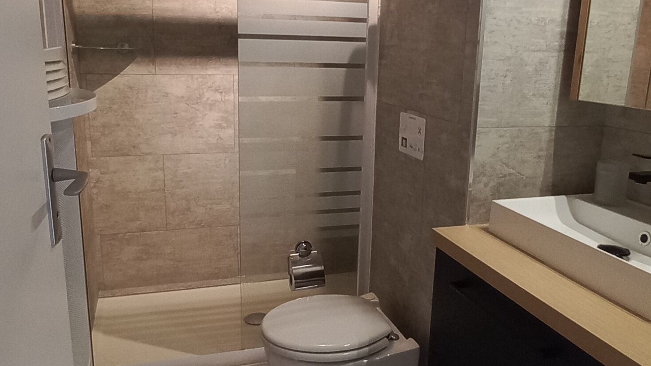 Photo of Bathroom in Le Port