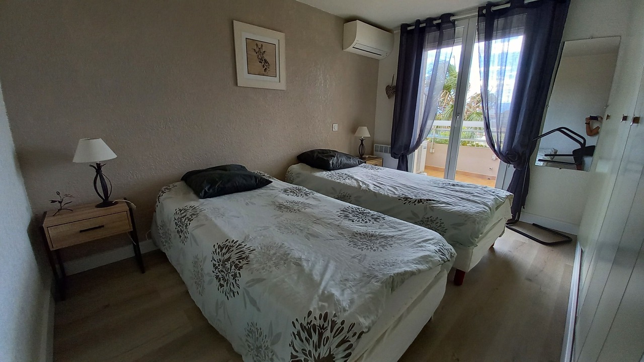Photo of Bedroom in Le Port