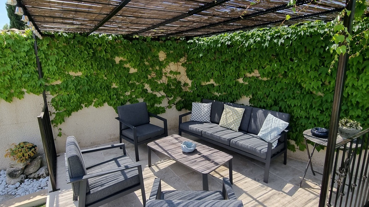 Photo of Patio Balcony in St.-Remy-de-Provence