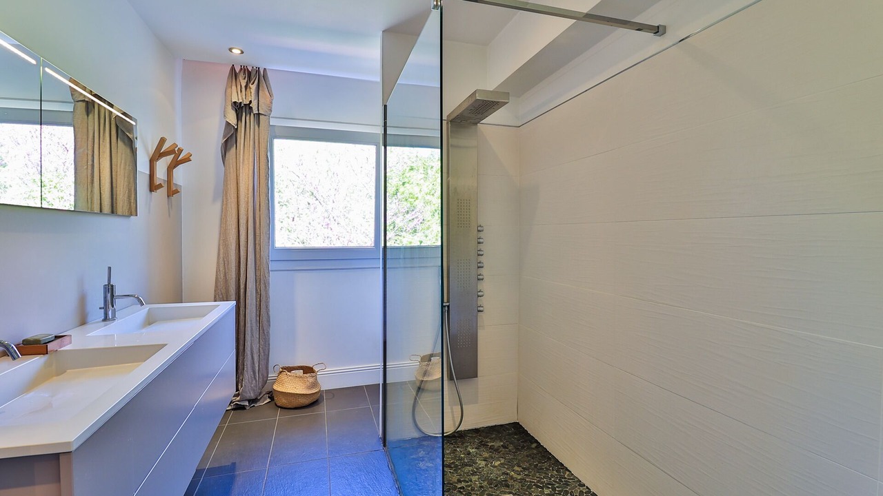 Photo of Bathroom in Le Tholonet