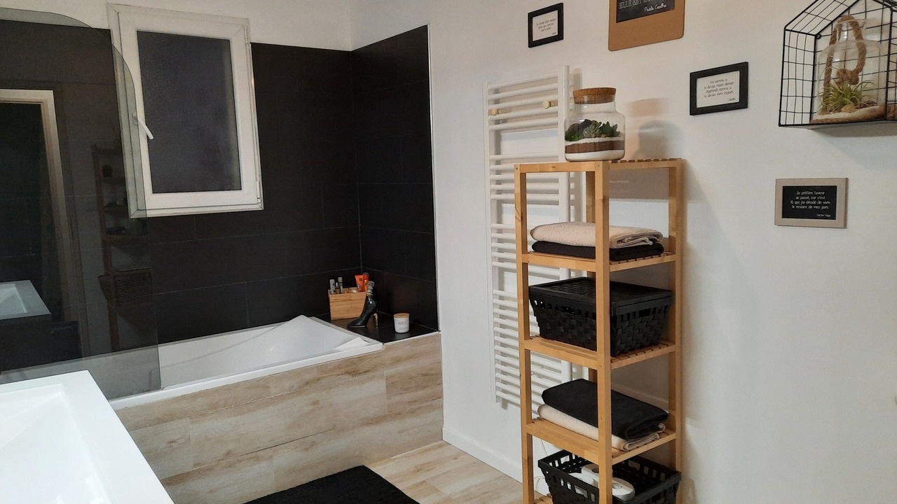 Photo of Bathroom in Meyreuil