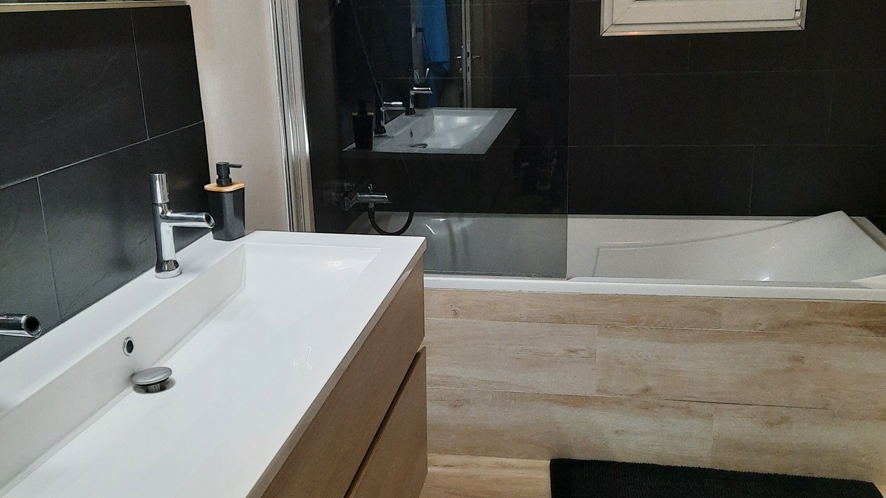 Photo of Bathroom in Meyreuil