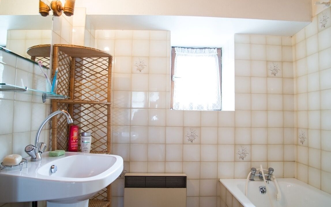 Photo of Bathroom in Mas-Saint-Chely