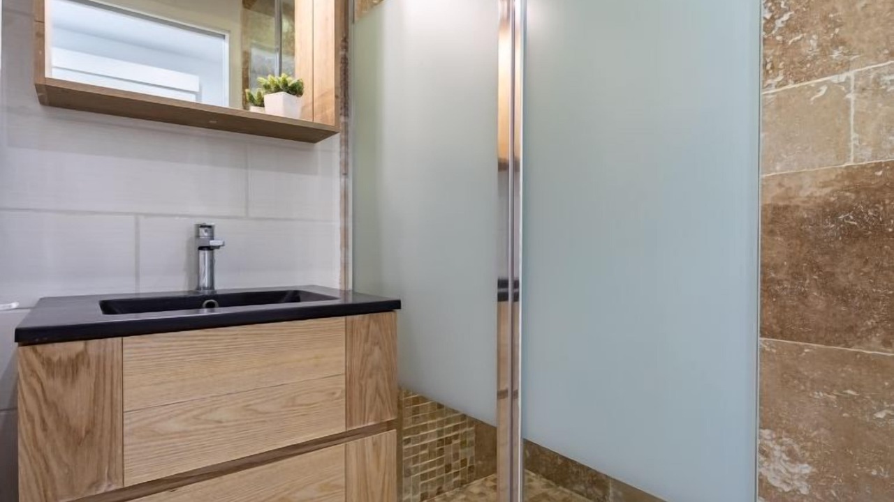 Photo of Bathroom in Les Hauts de Canet