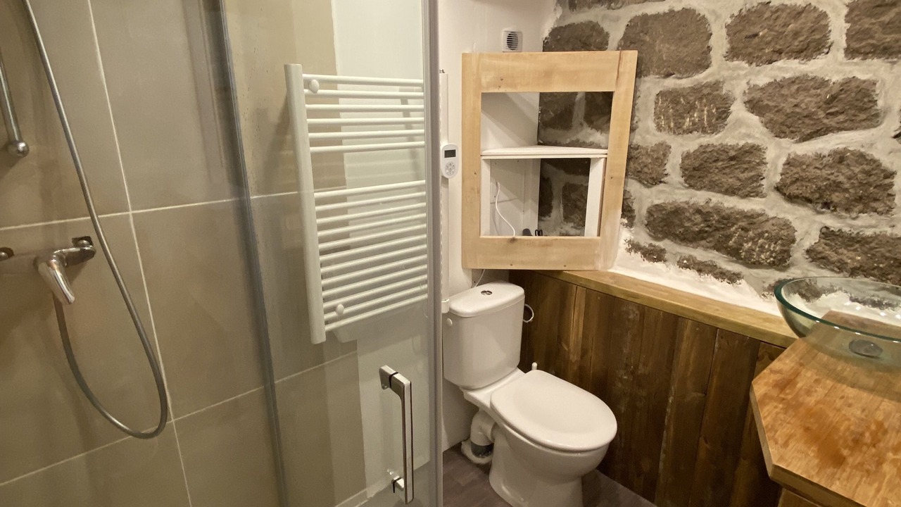 Photo of Bathroom in Laval-Atger