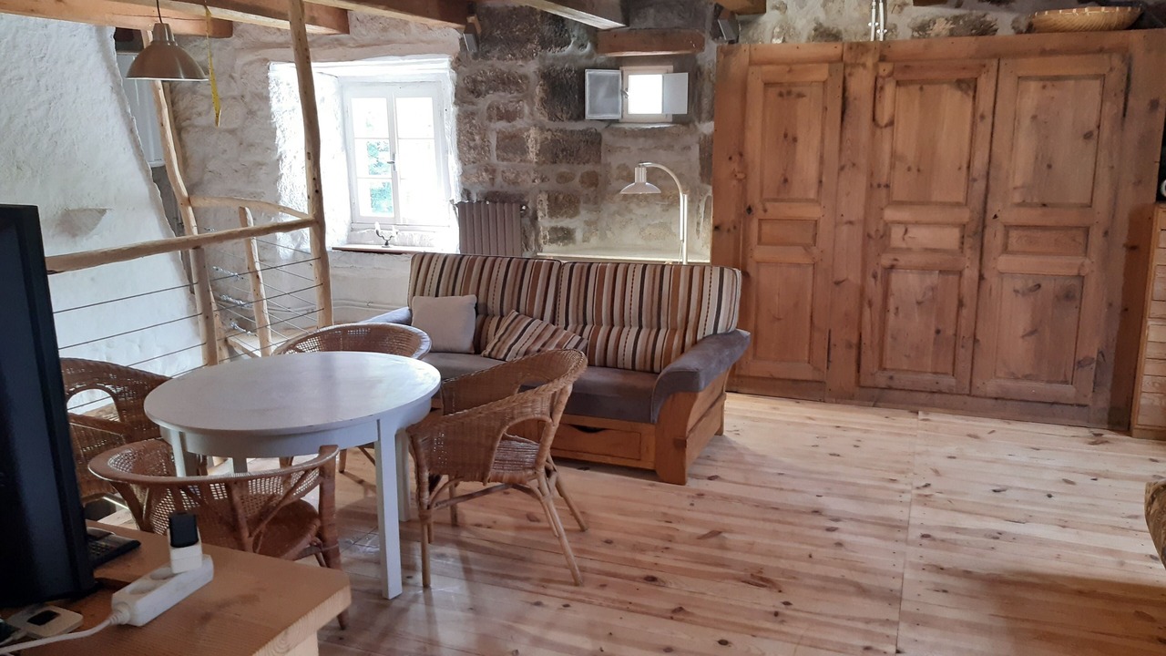Photo of Livingroom in Laval-Atger