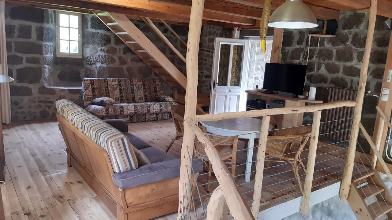 Photo of Livingroom in Laval-Atger
