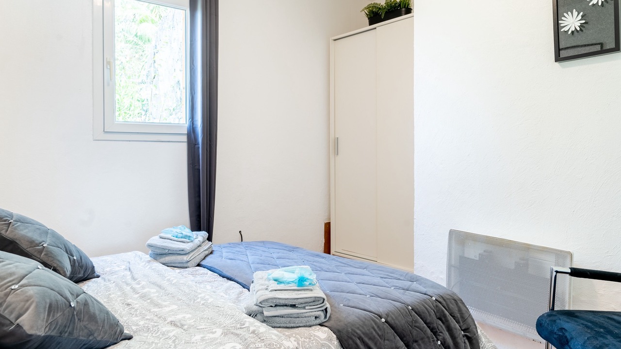 Photo of Bedroom in Saint-Raphael