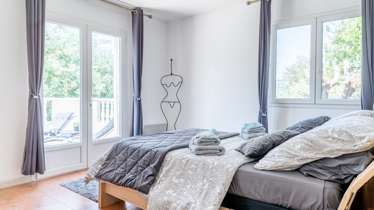 Photo of Bedroom in Saint-Raphael