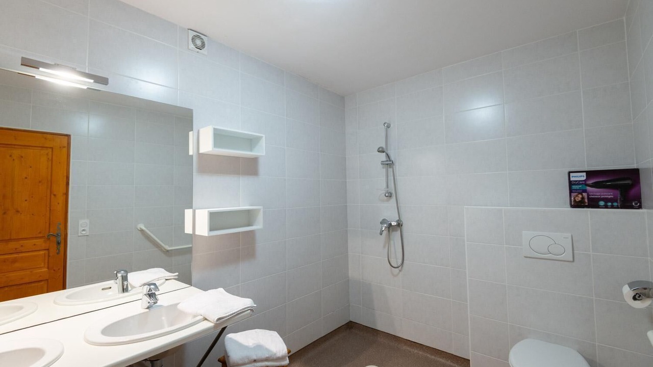 Photo of Bathroom in Albaret-le-Comtal
