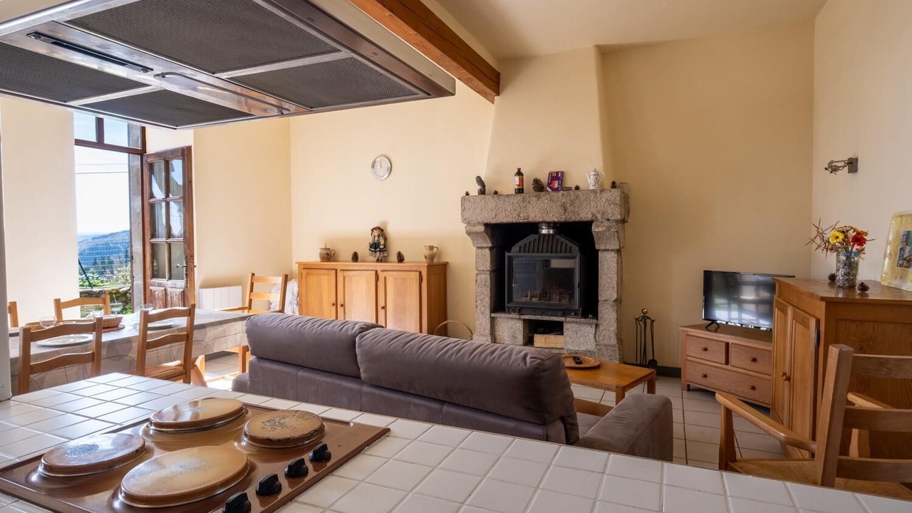 Photo of Livingroom in Laval-Atger