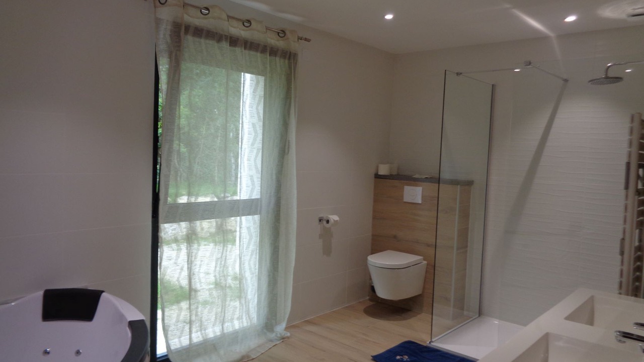 Photo of Bathroom in Collonges-la-Rouge