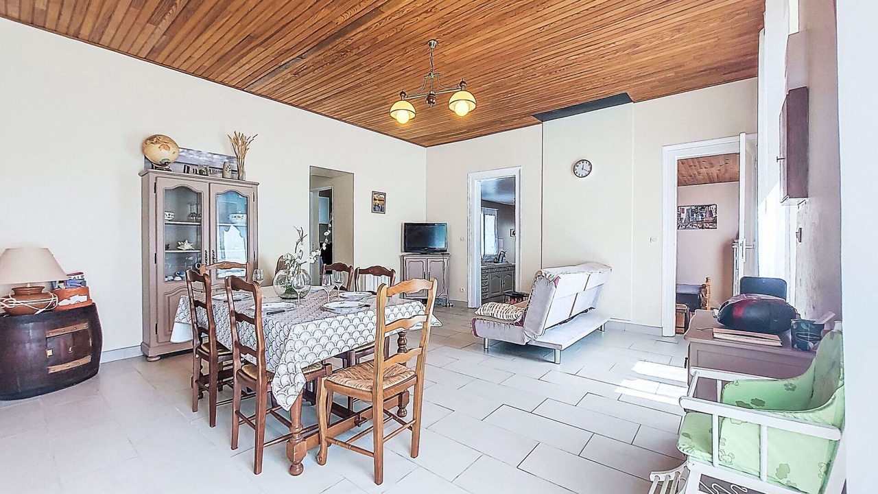 Photo of Bedroom in Begadan