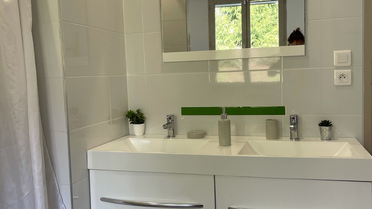 Photo of Bathroom in Saint-Denis