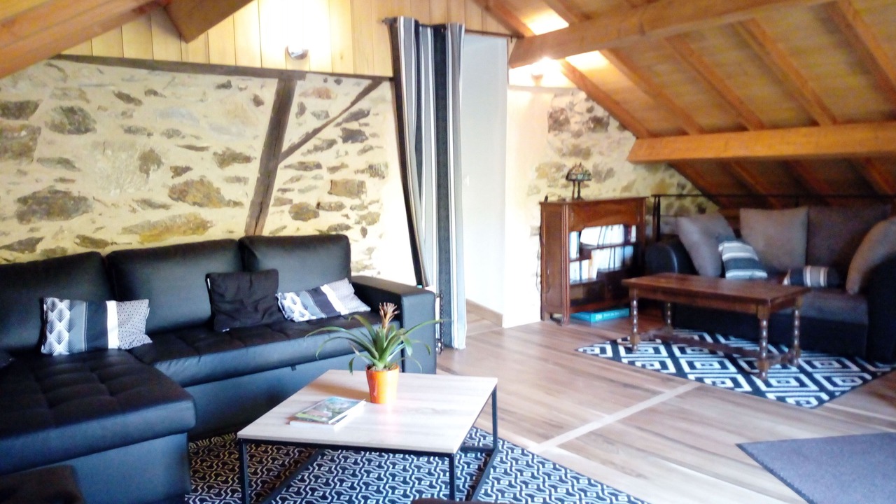 Photo of Livingroom in Teyssieu