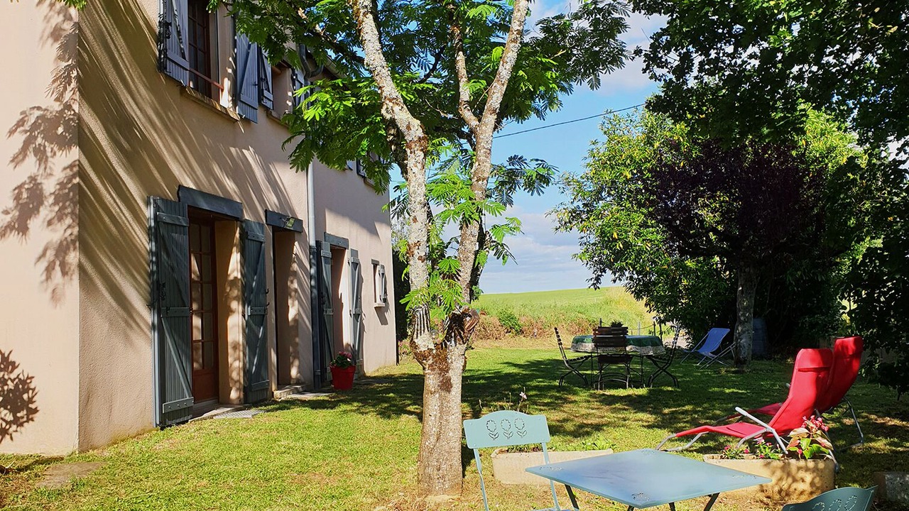 Photo of Outdoor in Montirat