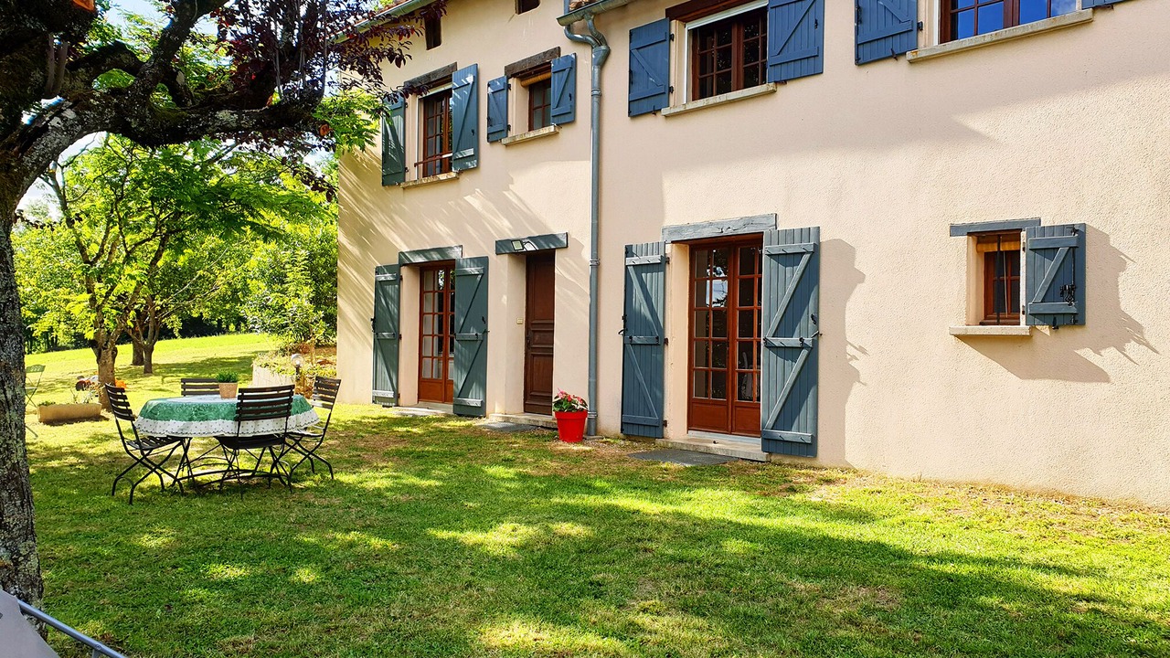 Photo of Outdoor in Montirat