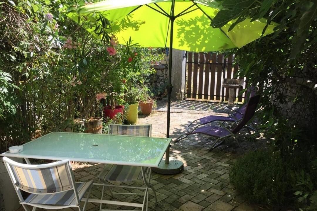 Photo of Outdoor in Alissas