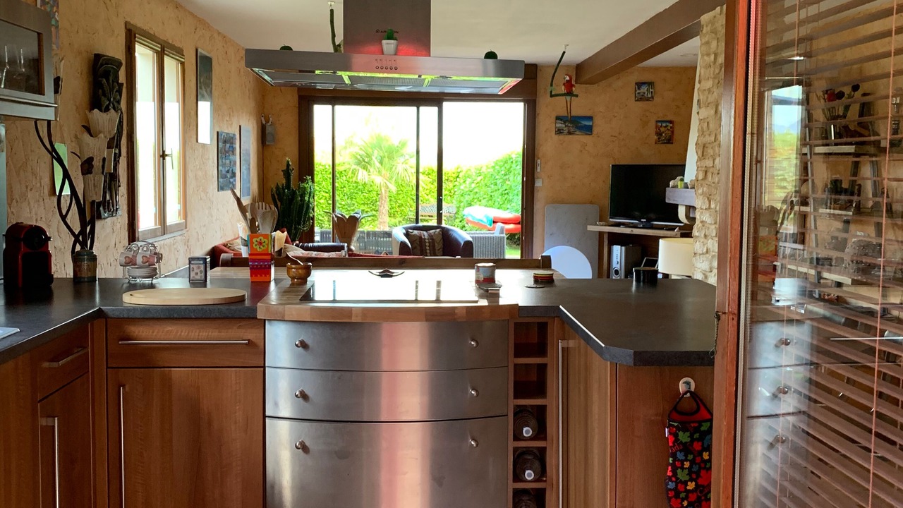 Photo of Kitchen in Saint-Jorioz