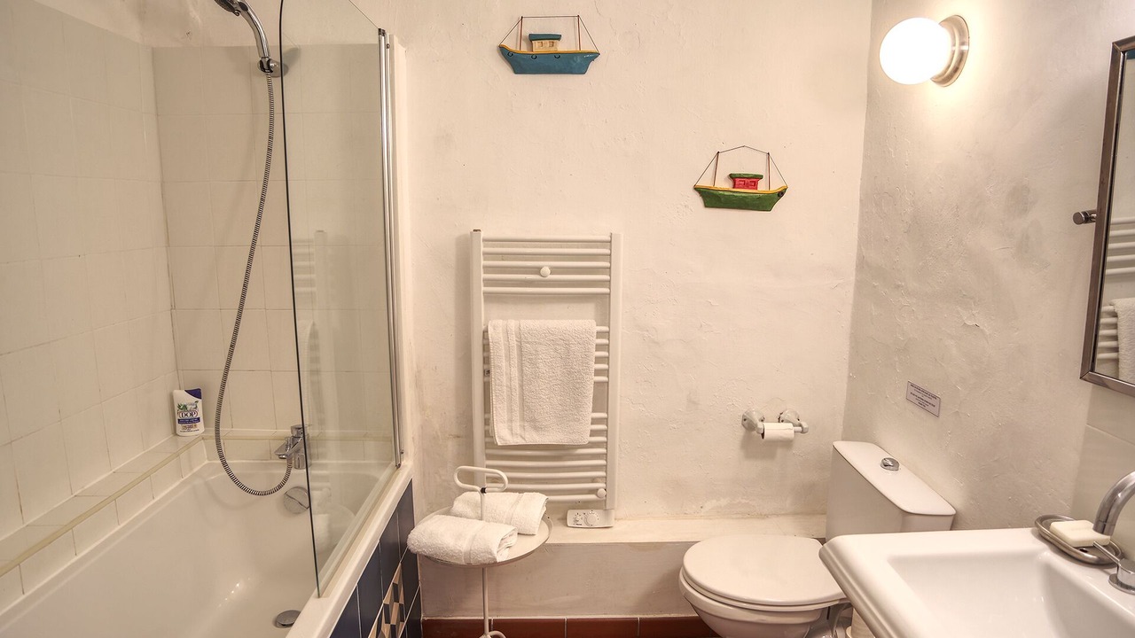 Photo of Bathroom in Alenya