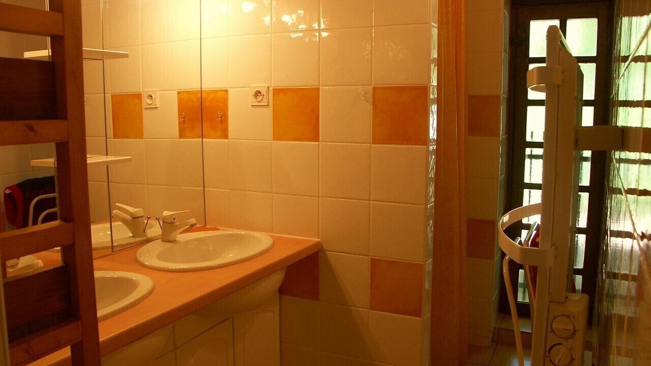 Photo of Bathroom in Mios