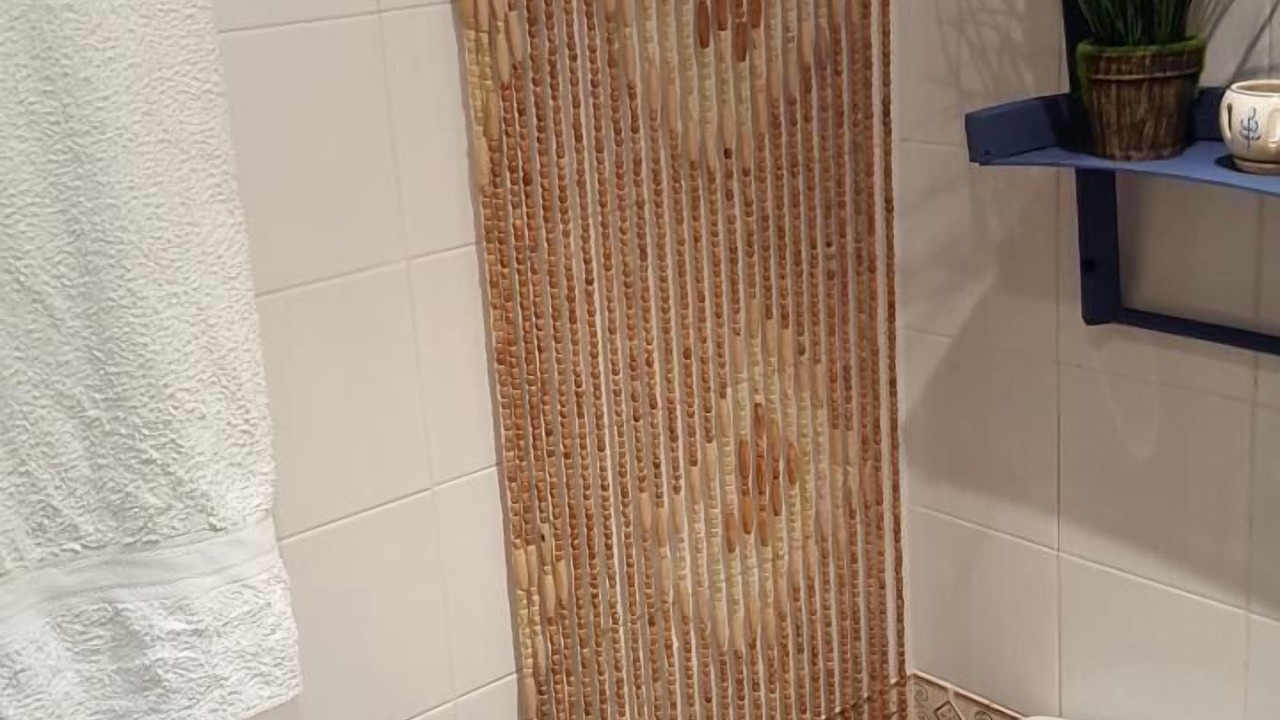 Photo of Bathroom in Linsoles
