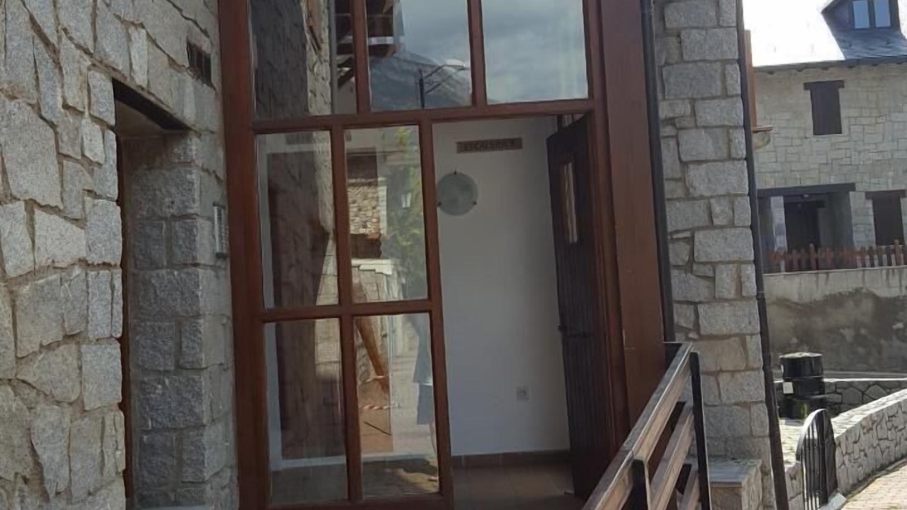 Photo of Outdoor in Linsoles