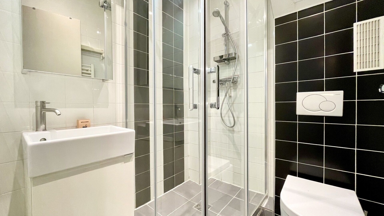 Photo of Bathroom in Quartier du Mail