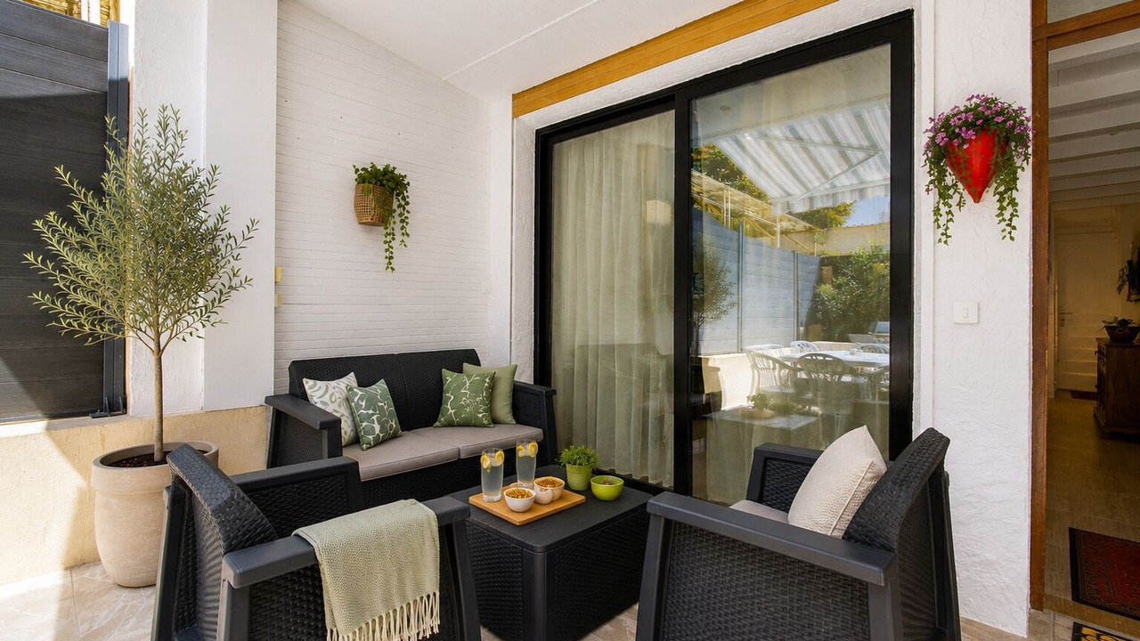 Photo of Patio Balcony in La Madeleine