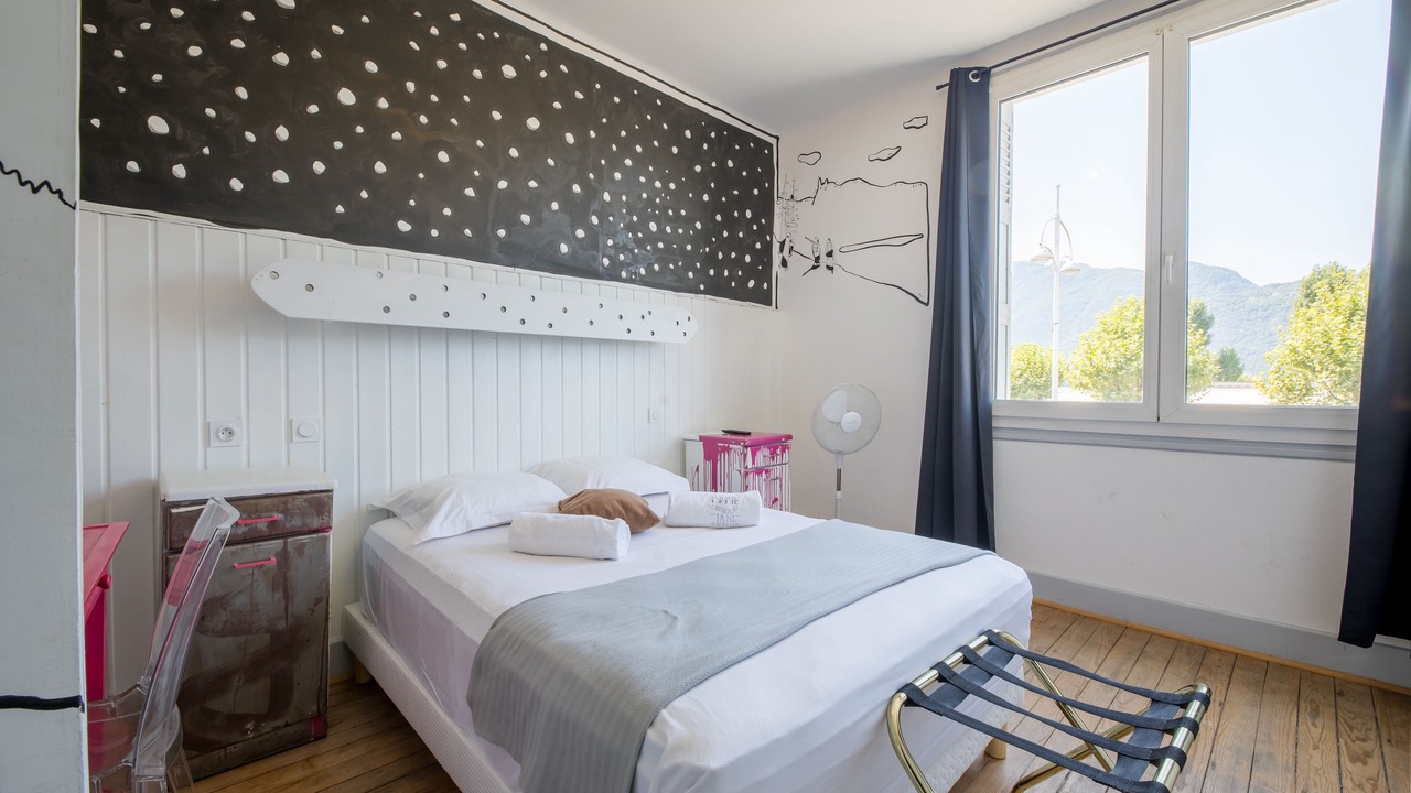 Photo of Bedroom in Aix-les-Bains