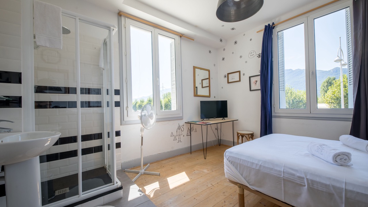 Photo of Bedroom in Aix-les-Bains