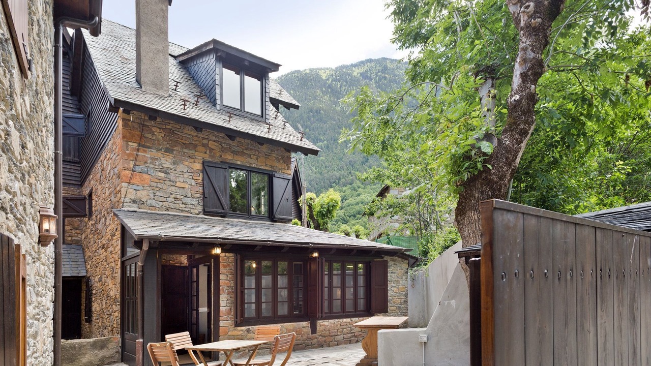 Photo of Outdoor in Garos