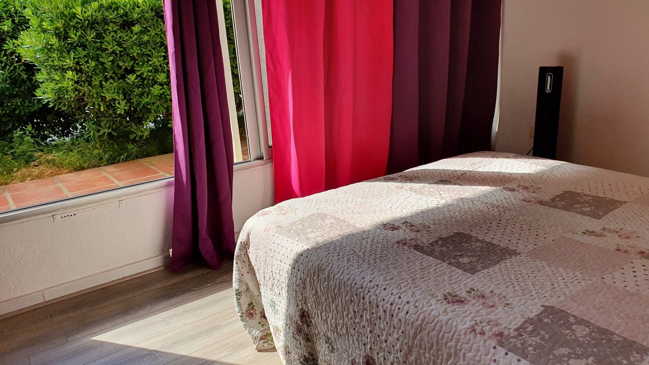 Photo of Bedroom in Le Port