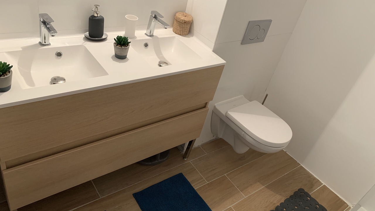 Photo of Bathroom in Nancroit