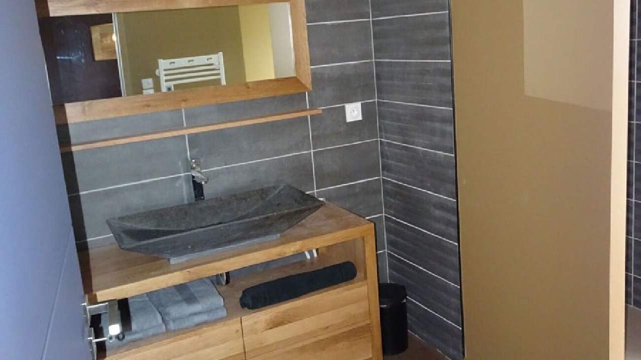 Photo of Bathroom in Le Bacon