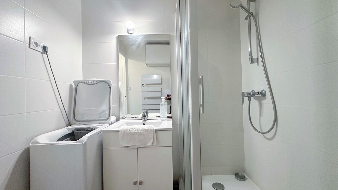 Photo of Bathroom in Grenoble City Centre