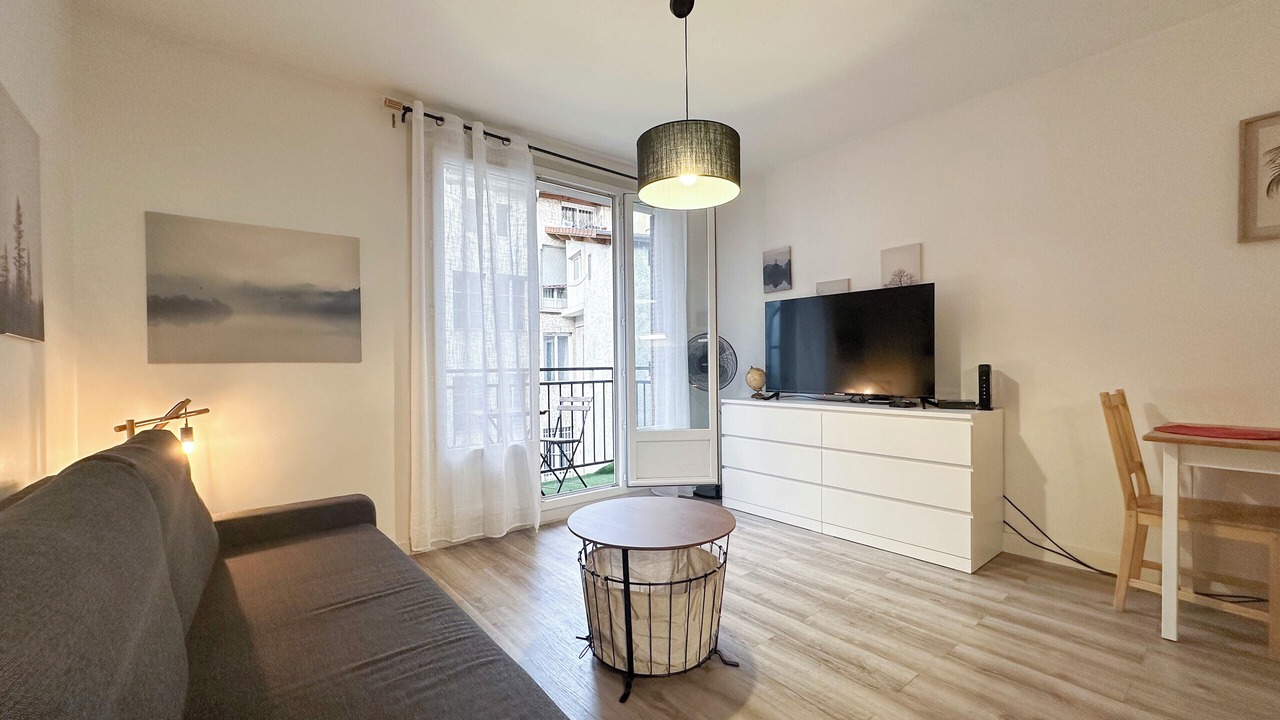 Photo of Livingroom in Grenoble City Centre