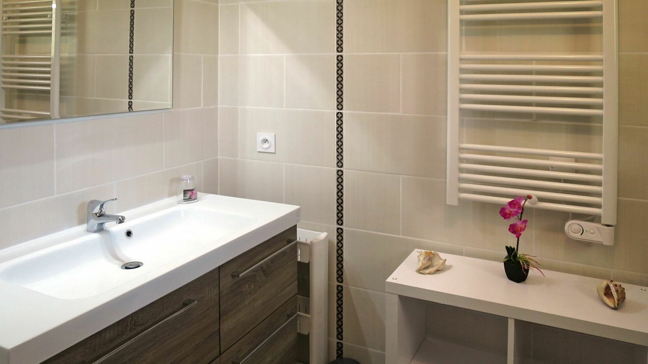 Photo of Bathroom in Civrac-en-Medoc