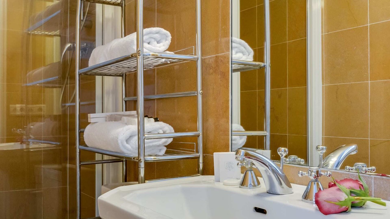 Photo of Bathroom in Faubourg-du-Roule